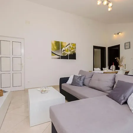 Apartman Family Idyll