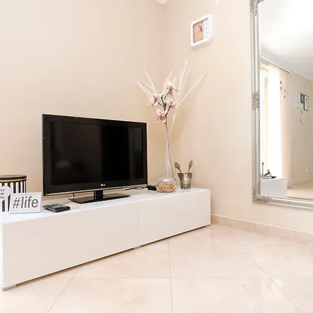 דירה Family Idyll וודיצה