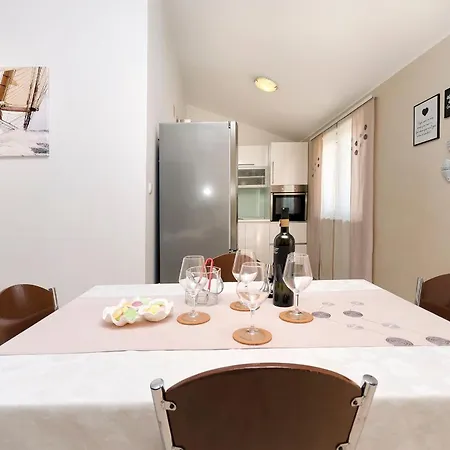 Apartment Family Idyll *