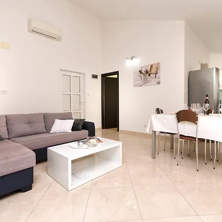 Family Idyll Apartman *