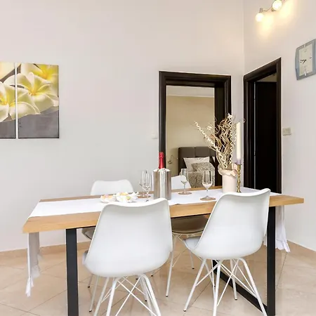 Family Idyll * וודיצה