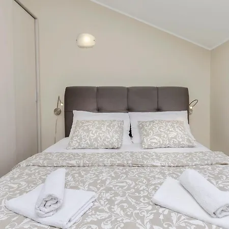 Family Idyll * וודיצה